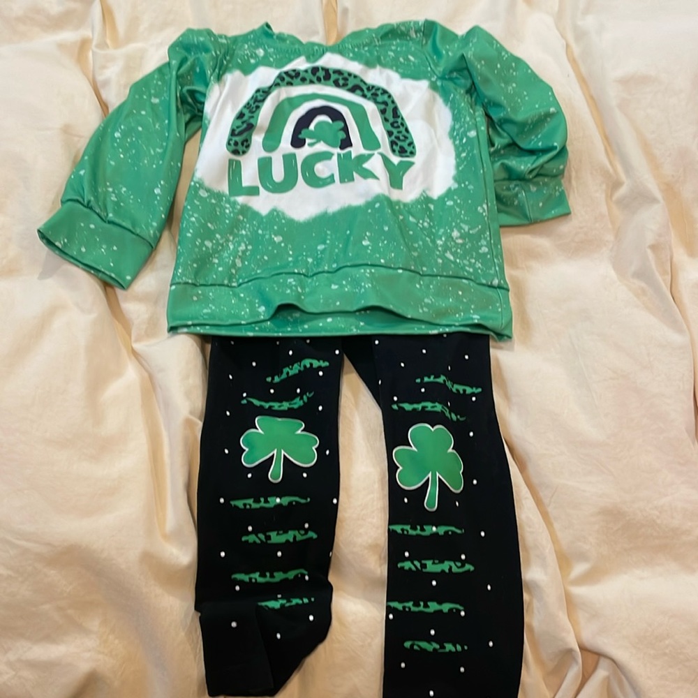 Girls size 5 St. Patrick’s day outfit.